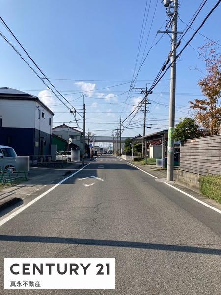 �O�ʓ��H�܂ތ��n�ʐ^ -