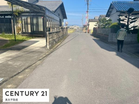 �O�ʓ��H�܂ތ��n�ʐ^ -