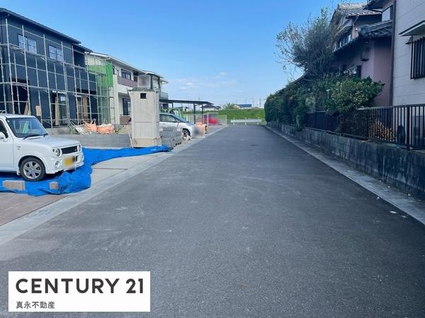 �O�ʓ��H�܂ތ��n�ʐ^ -