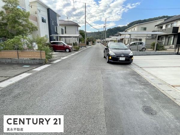 �O�ʓ��H�܂ތ��n�ʐ^ -