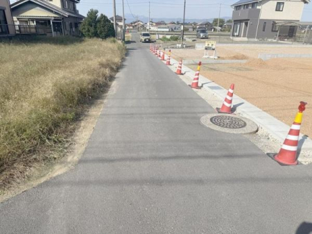 �O�ʓ��H�܂ތ��n�ʐ^ -