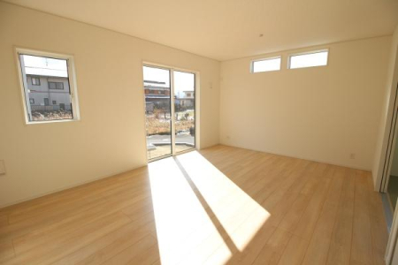 ���r���O -