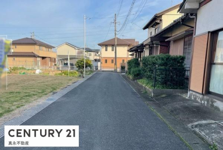 �O�ʓ��H�܂ތ��n�ʐ^ -