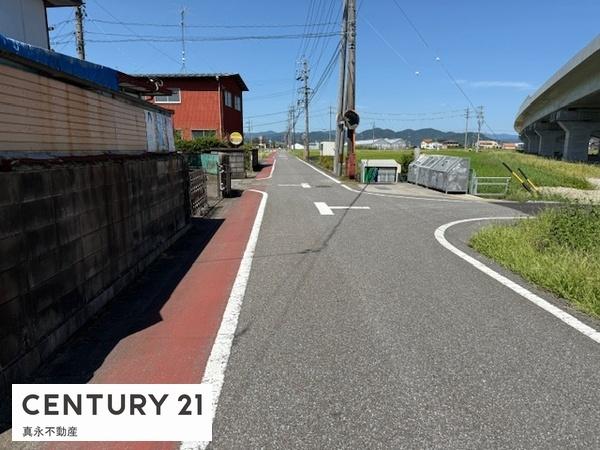 �O�ʓ��H�܂ތ��n�ʐ^ -