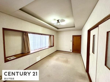 ���r���O -