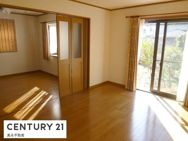 ���r���O -