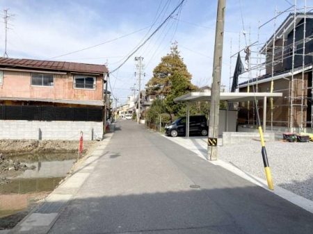 �O�ʓ��H�܂ތ��n�ʐ^ -