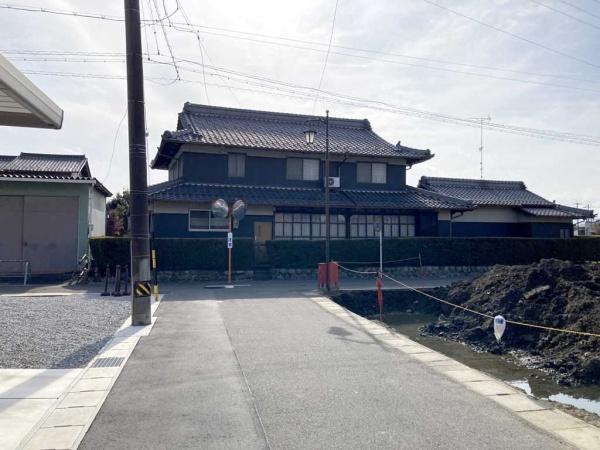 �O�ʓ��H�܂ތ��n�ʐ^ -