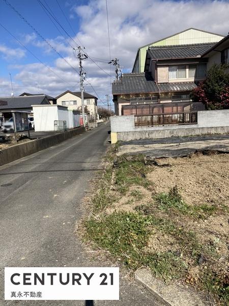 �O�ʓ��H�܂ތ��n�ʐ^ -