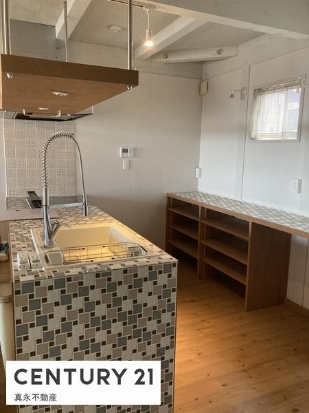 �L�b�`�� �L�b�`���ɂ͔w�ʎ��[������܂�