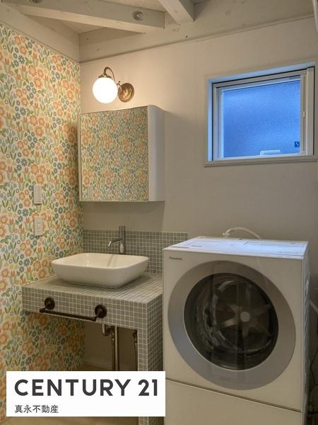 ���ʑ�E���ʏ� �������Ȑ��ʁA�����h���[�X�y�[�X�ł�