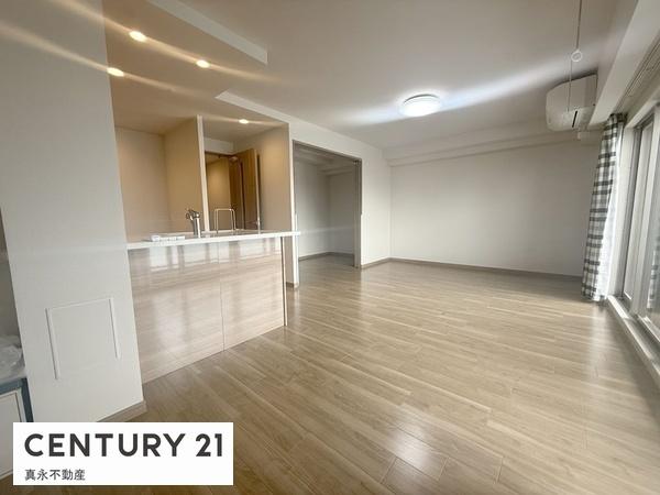 ���r���O -