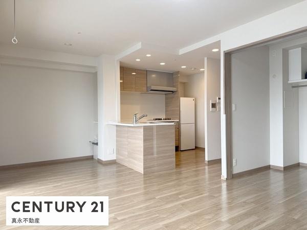 ���r���O -