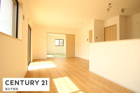 ���r���O -