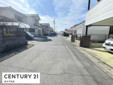 �O�ʓ��H�܂ތ��n�ʐ^ -