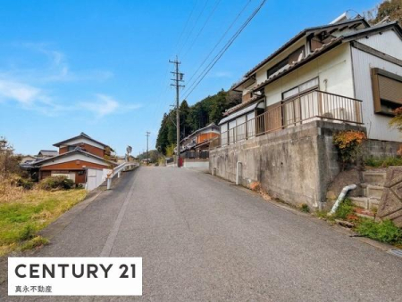 �O�ʓ��H�܂ތ��n�ʐ^ -