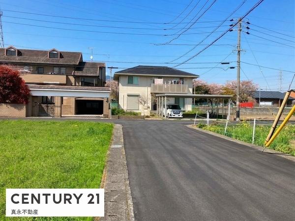 �O�ʓ��H�܂ތ��n�ʐ^ -