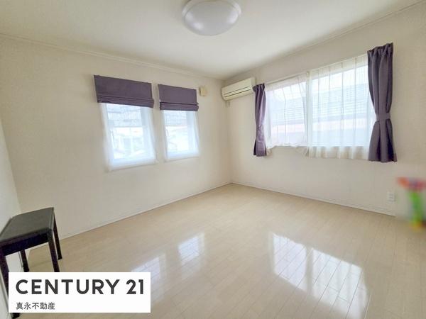 �m�� -