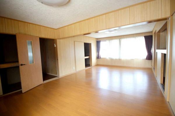 ���r���O -